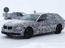 2017 BMW 5-Series GT Spy Shots (10)