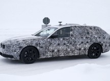 2017 BMW 5-Series GT Spy Shots (7)